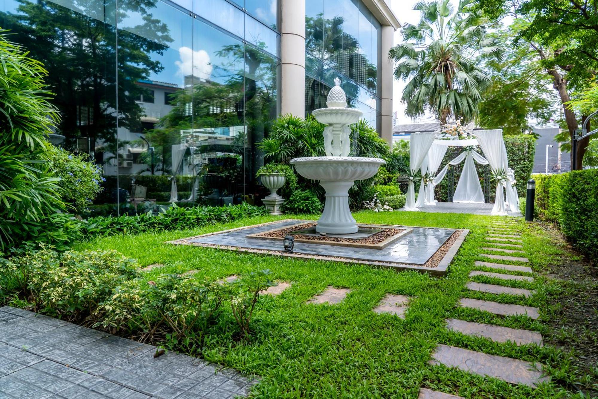Century Park Hotel Bangkok Ngoại thất bức ảnh