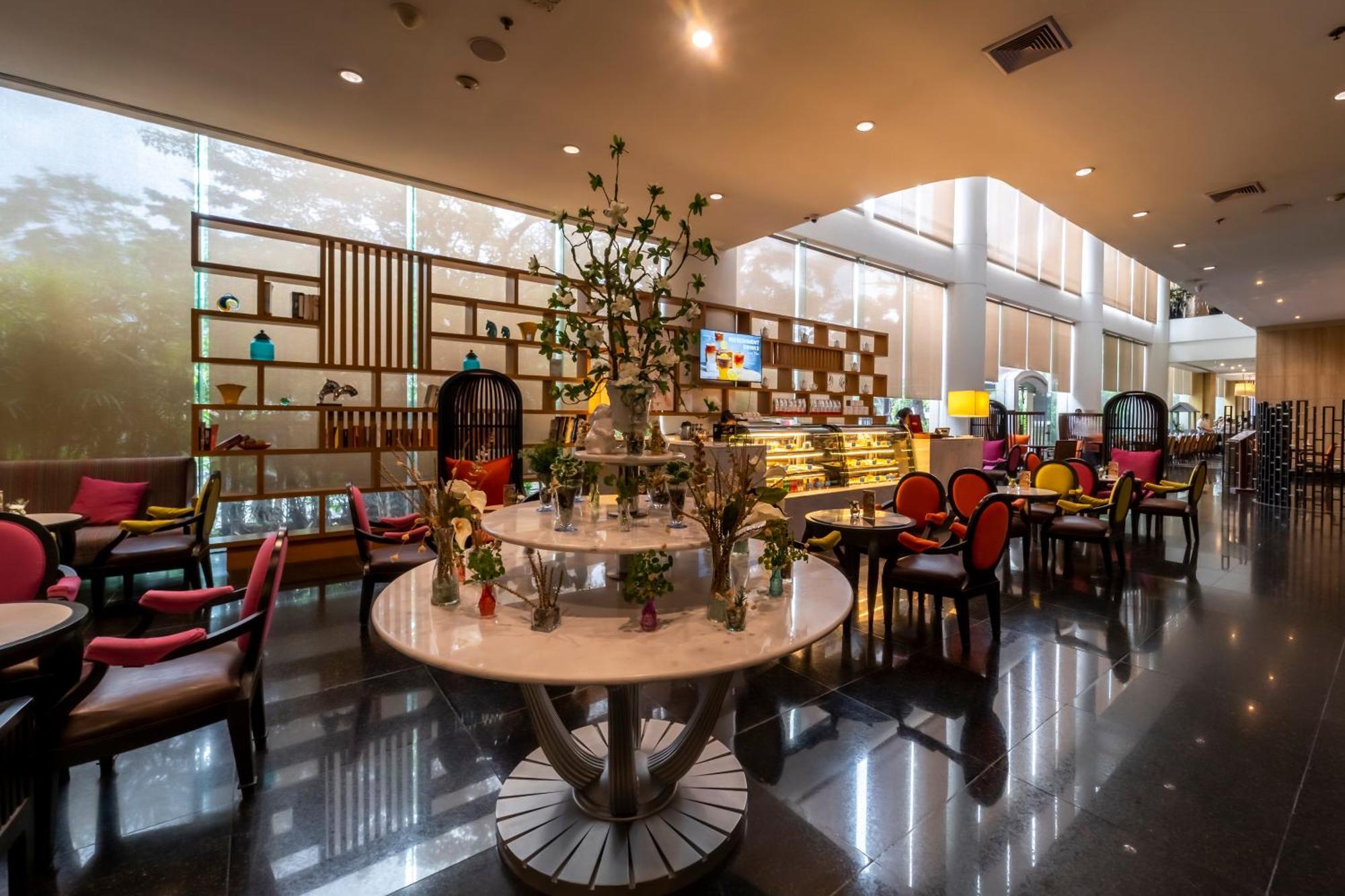 Century Park Hotel Bangkok Ngoại thất bức ảnh