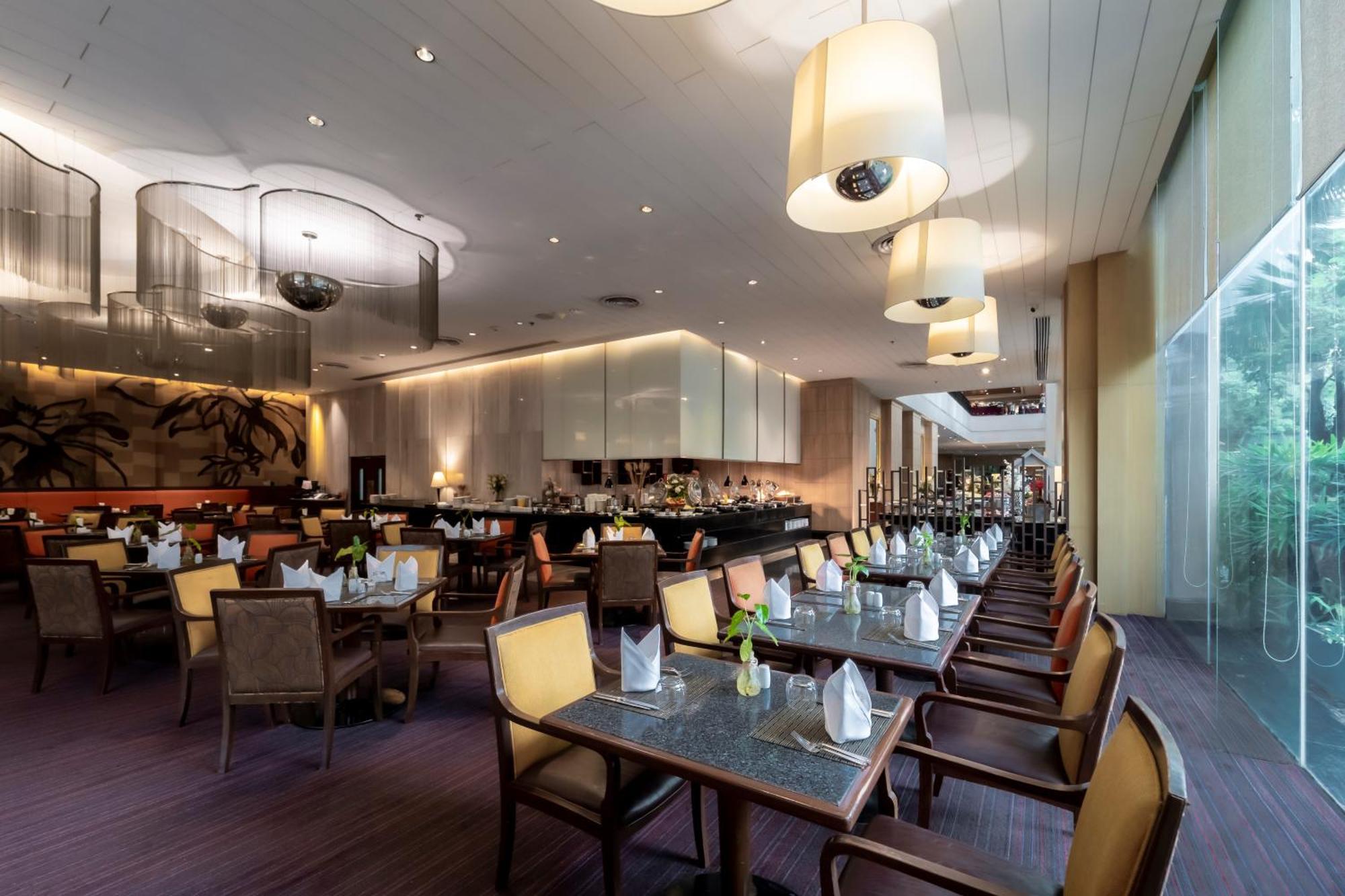 Century Park Hotel Bangkok Ngoại thất bức ảnh