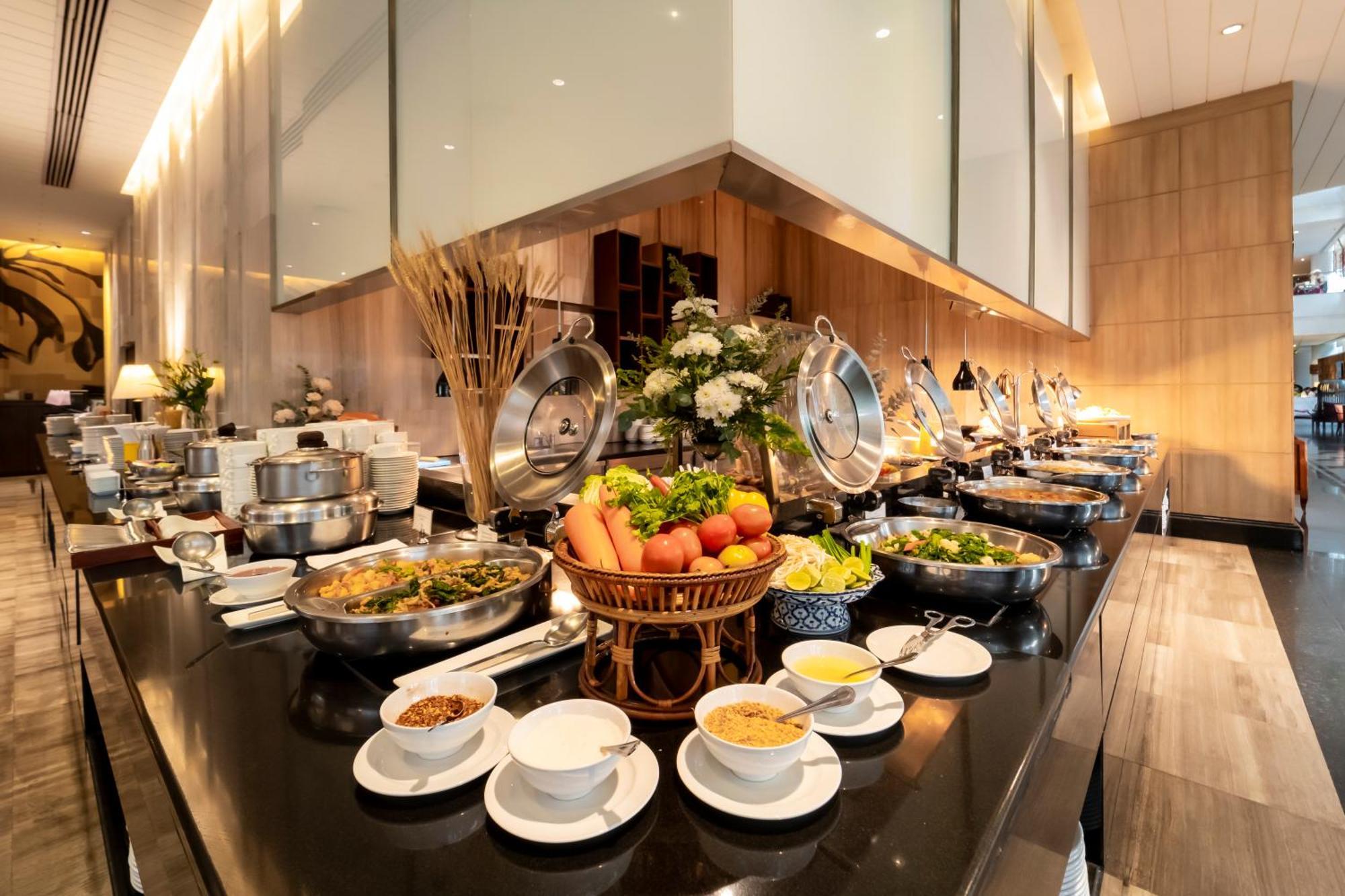 Century Park Hotel Bangkok Ngoại thất bức ảnh